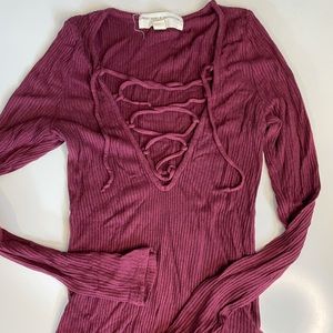 La hearts burgundy crisscross long sleeve